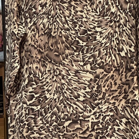 Chico’s Travelers sz 3(XL/16) brown animal print long sleeve asymmetric hem top - Picture 2 of 6